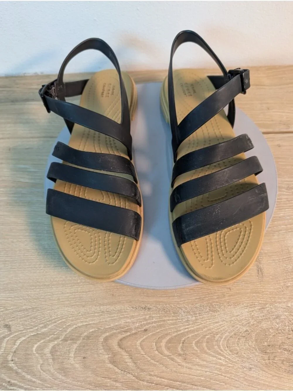 Crocs Tulum Sandals Womens Sz 9 Black Flats Strappy Buckle Iconic Comfort